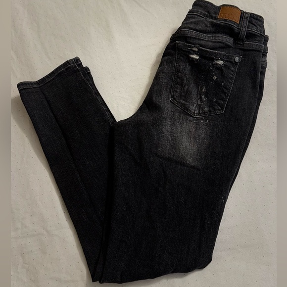 Judy Blue Black Distressed boyfriend fit Jeans - Picture 7 of 9